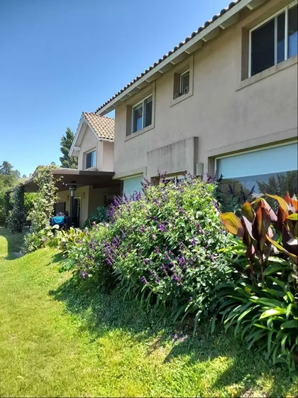 Casa En Venta 4 Dormitorios Altos De La Tahona Con Piscina