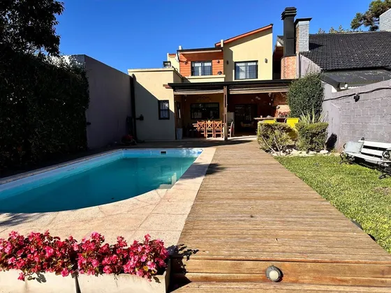 Venta 5 Ambs. Fondo. Piscina.burzaco. Apto Credito