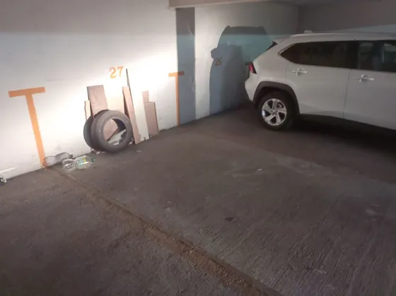 Estacionamiento A Pasos Del Metro
