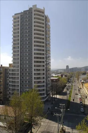 Asoleado Departamento En Pleno Centro, Ideal Para Inversión.