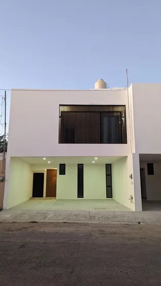 Townhouse De 3 Niveles En Venta En Montes De Ame