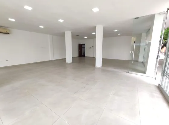Local En Arriendo En La Playa. Cod A17010