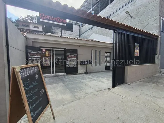 En Venta Casa Y Negocio De 3 Niveles  En Catia Urb.  Propatria 25-3788 Cuenta Con 5hab. 5 Baños A.j