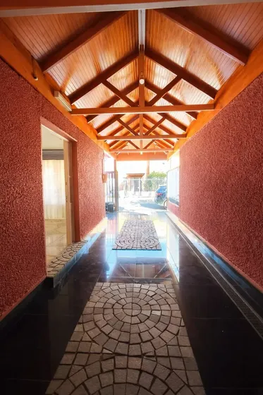 Propiedad De 3 D Y 2 B Con 2 Est En Condominio