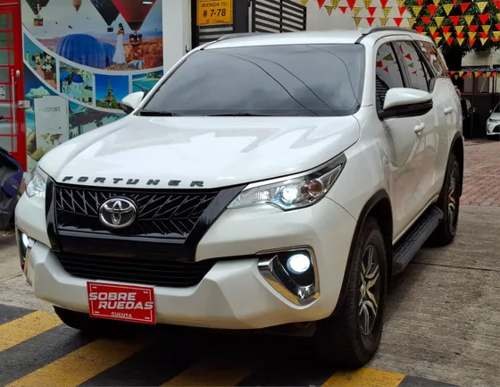 Toyota Fortuner 2.4 Street At 7as