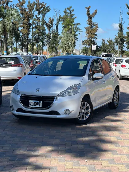 Peugeot 208 1.6 Allure