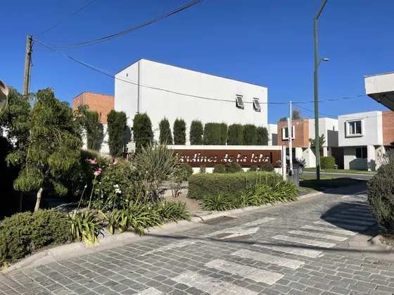 Disfruta La Tranquilidad De Vivir En Isla De Maipo 