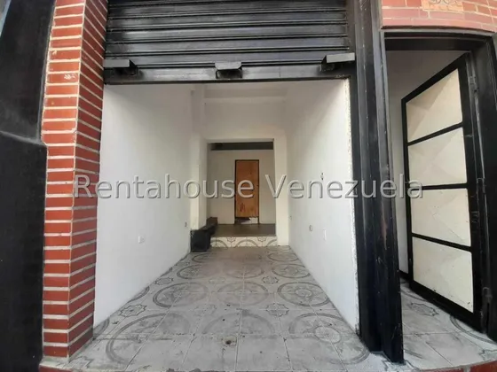 Raiza Suárez Alquila Local Comercial Ubicada En El Centro De Barquisimeto 2 5 6 7 0 5 Zona De Alto Tráfico Vehicular Y Peatonal. Ideal Para Emprendedores O Para Ti Que Buscas Expandir Tu Negocio.