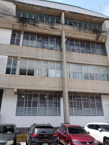 Alquilo Galpon En Boleita Norte Local De 750m2 Piso 1 Zona Para Descarga Y Carga, Entra Container Ascensor De Carga 1000kg Zhernandez