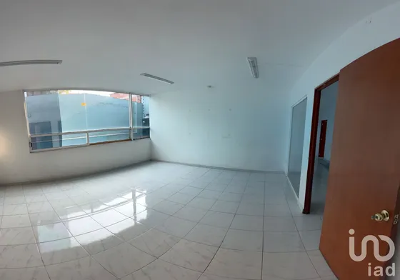 Renta Edificio 40 Ambientes Isidro Fabela