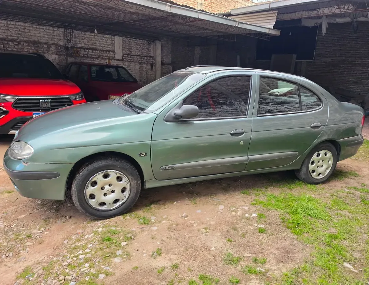 Renault Megane 1.9 I Tric Pack