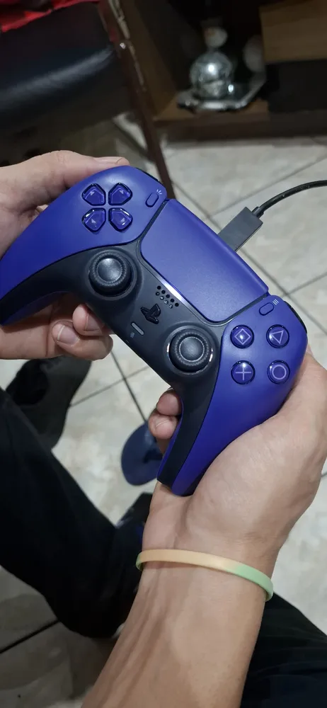 Controle joystick sem fio Sony PlayStation Volcanic Red PS5 gray camuflado - Imagem 2