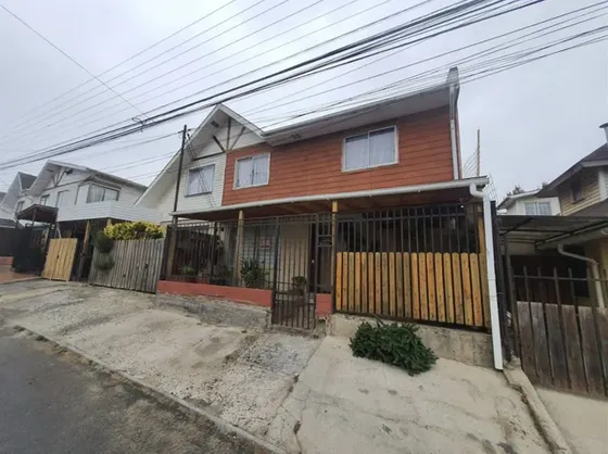 Casa Ubicada En Barrio Residencial, Sector Los Pinos Quilpué