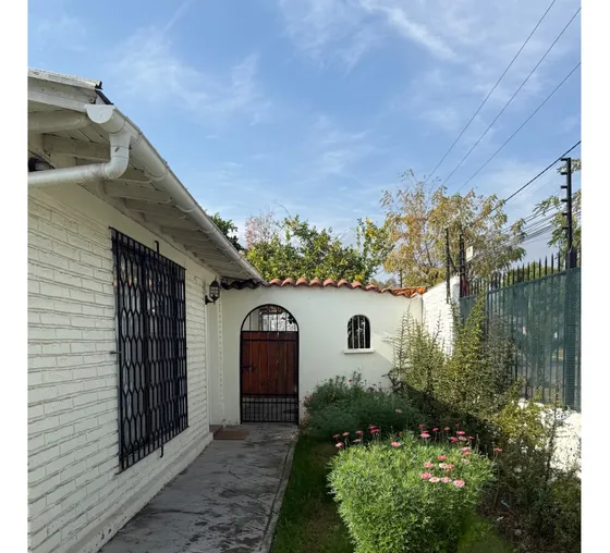 Casa En Venta 4d/2d - 7.400 Uf