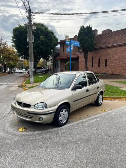 Chevrolet Corsa Classic 1.6 Gl Aa Dh 4p