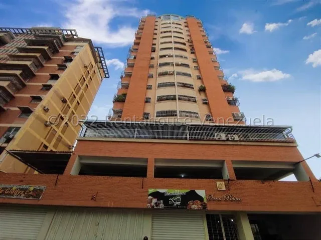 Moderno Apartamento En Venta, Calle Sanchez Carrero, Sector Centro Maracay, 25-15552 Mv