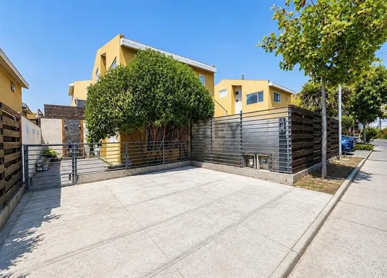Condominio En Jardín Del Mar 4d/3b/2e 1.850.000.-
