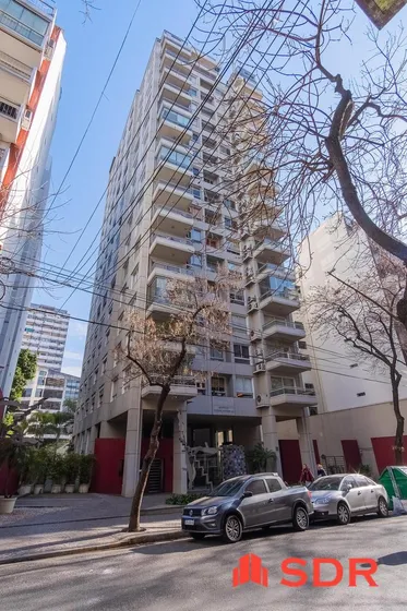 Departamento En  Alquiler Con Cochera En Barrio Norte