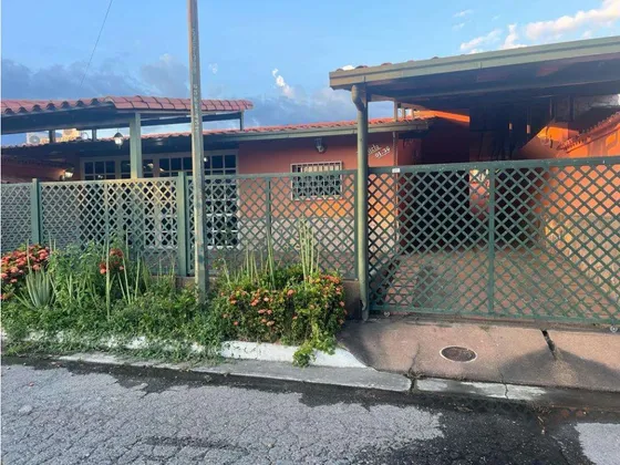 Casa En Venta - Guatire, Urb Fuente Ventura