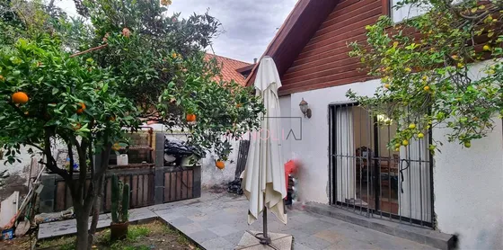 Casa En Venta De 5 Dorm. En Las Condes