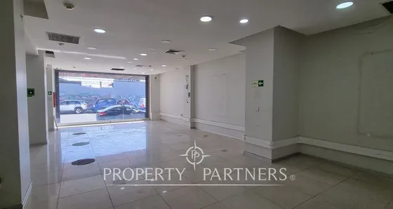 Amplio Local Comercial En El Centro De Valdivia