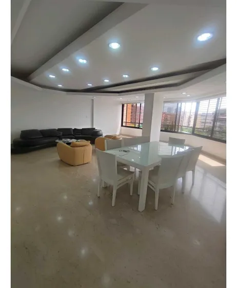Se Alquila Apartamento 240m2 Campo Alegre 4952