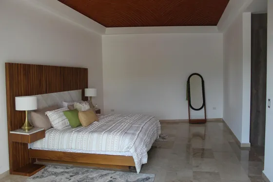 Casa Con Alberca, Jardín En Fraccionamiento Con Seguridad