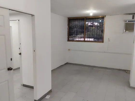 Oficina Comercial En La Av. Intercomunal Sector Las Garzas