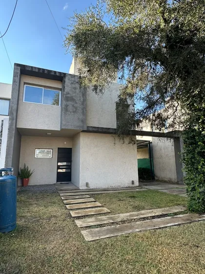 Alquilo Casa 3 Dor. Villa Catalina Rio Ceballos.