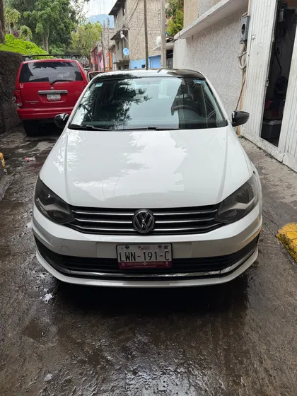 Volkswagen Vento 1.6 Confortline Mt