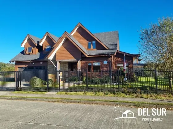 Casa En Barrio Residencial Centenario, Puerto Varas