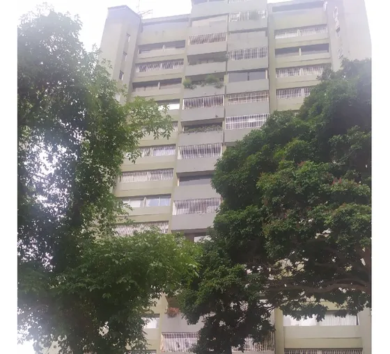 Se Vende Apartamento, Ubicado En Lomas De Prados Del Este, Alto Prado.nc