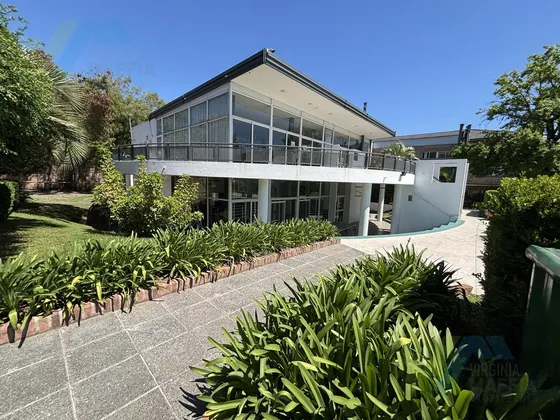 Venta Departamento Monoambiente Pb Con Parrilla Y Jardín. Oportunidad!!