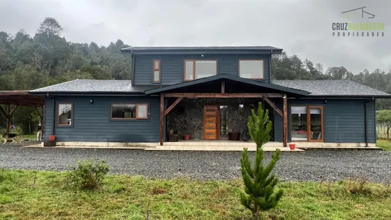 Casa En Venta De 4 Dorm. En Puerto Varas