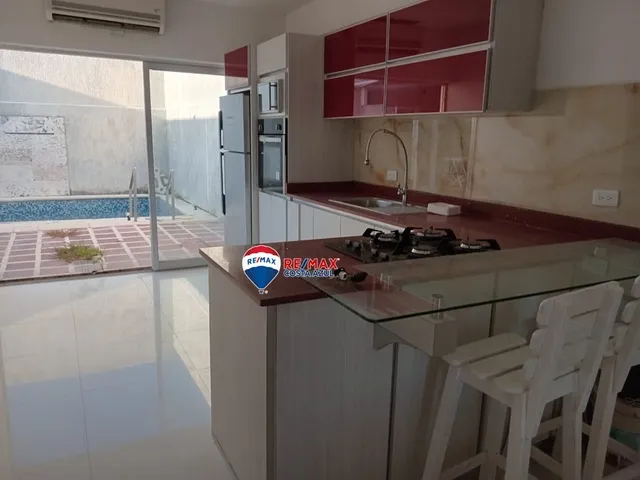 Remax Vende Casa Lista Para Disfrutar Con Piscina Privada En El Conjunto Valles De Morrocoy Tucacas.