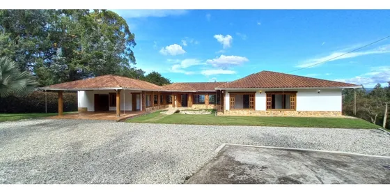 Venta De Casa Finca En Llanogrande Sector Cabeceras