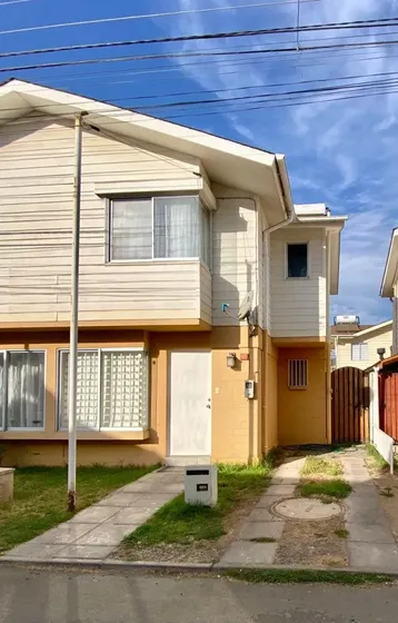 Gran Oportunidad ¡vive En La Cruz: Casa 3d/2b En Condominio!