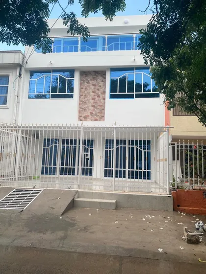 Casa Completamente Remodelada Lugar Tranquilo Cod. 46135