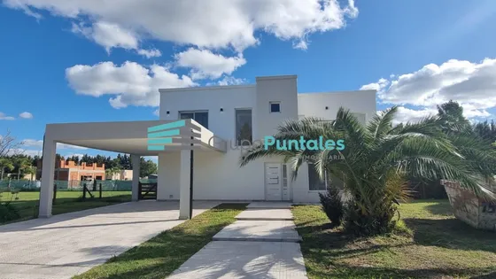 Casa En Venta En Malibú, Canning, Refaccionada A Nueva, Oportunidad Con Escritura