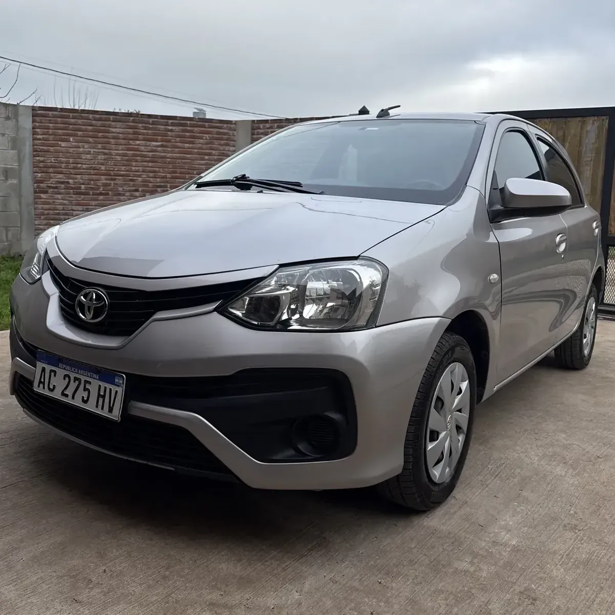 Toyota Etios Hatchback 1.5 XS 6 MT