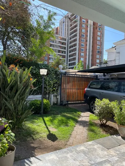 Remodelada En Barrio Seguro. Metro Cerca. Gran Potencial