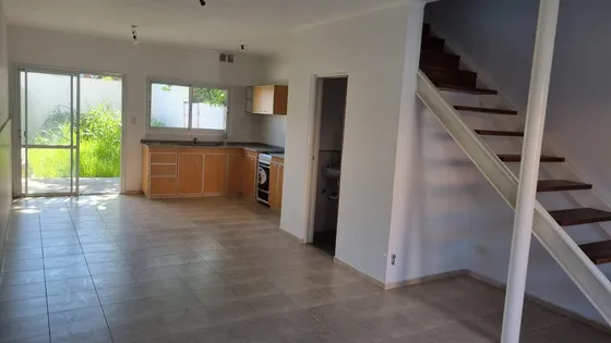 Oportunidad - Venta - Hermoso Duplex 3 Amb. Con Jardín - Apto Credito