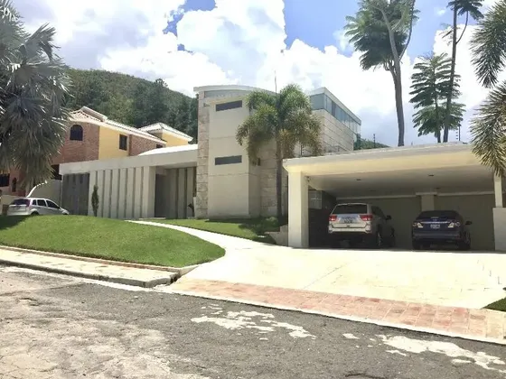 Annic Coronado Vende Casa En Urb Guaparo En Conjunto Parque Guaparo Cód. 275949