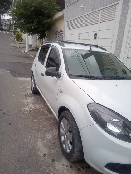 Renault Sandero 1.0 16v Expression Hi-flex 5p