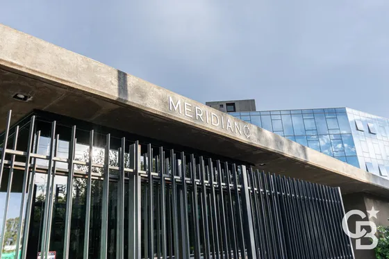Edificio De Oficinas En Pilar