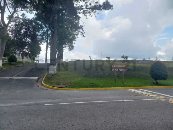 Magnifica Casa En Venta Amoblada, Urb. Los Picachos, Los Teques - Edo. Miranda.