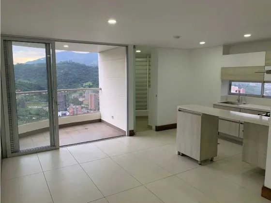 Se Vende  Apartamento  En Sabaneta Cerca A C.c Aves Maria Z