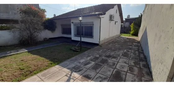Hermoso Chalet En Venta - Ituzaingo Norte. Excelente Diseño