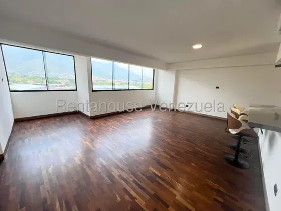 Hermoso Apartamento Completamente Remodelado Y Moderno En Estupenda Ubicación Privilegida En Chuao. Mfl2618996