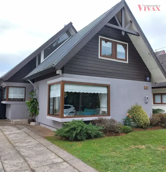 Casa En Venta En Valdivia - Isla Teja - Sector Los Robles